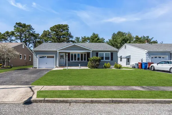 84 Westport Drive, Toms River, NJ 08757