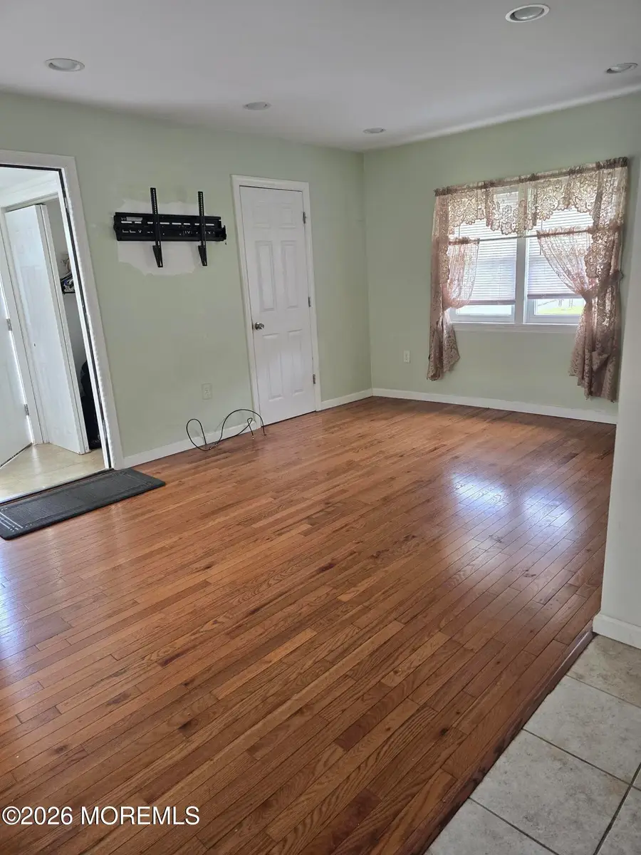 17 Birchwood Drive, Laurence Harbor, NJ 07735 - #3