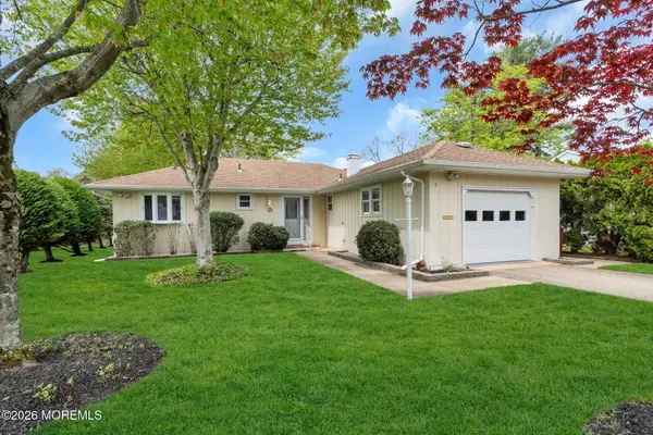 9 Charlotteville Drive, Toms River, NJ 08757