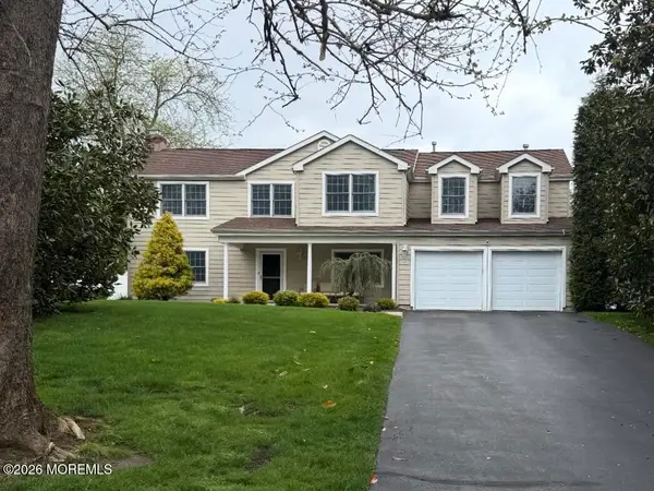 62 Knox Lane, Manalapan, NJ 07726