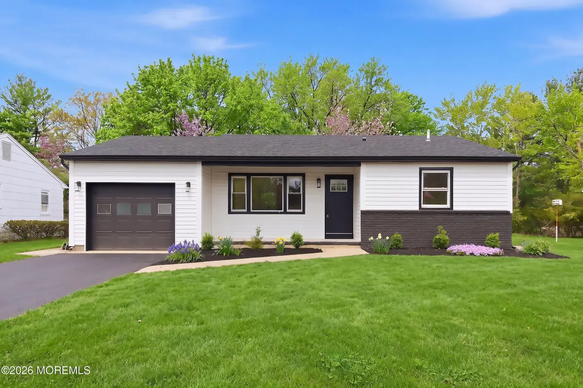 30 Sherwood Lane, Toms River, NJ 08757 - #1