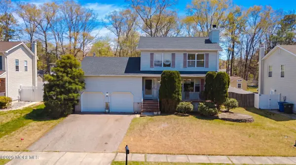 9 Netty Street, Howell, NJ 07731