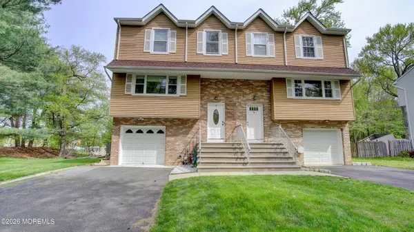 2 Lone Star Lane, Manalapan, NJ 07726