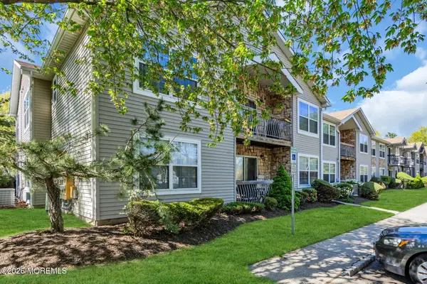 80 Diane Drive, Tinton Falls, NJ 07753