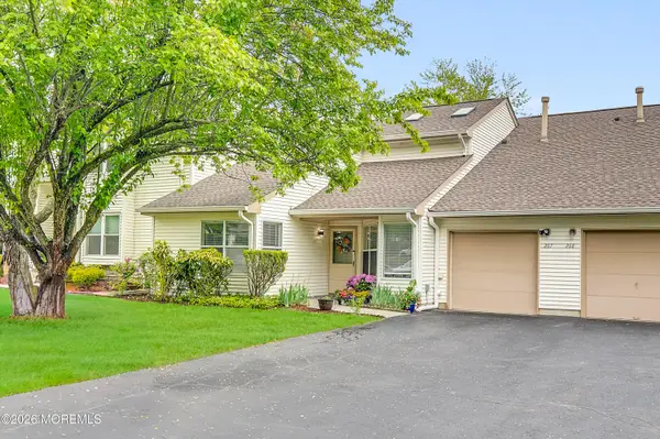 267 Sunshine Court, Englishtown, NJ 07726