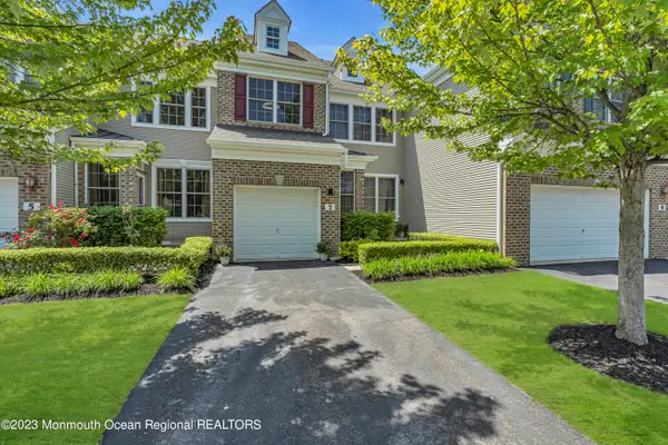 7 Demarest Drive, Manalapan, NJ 07726