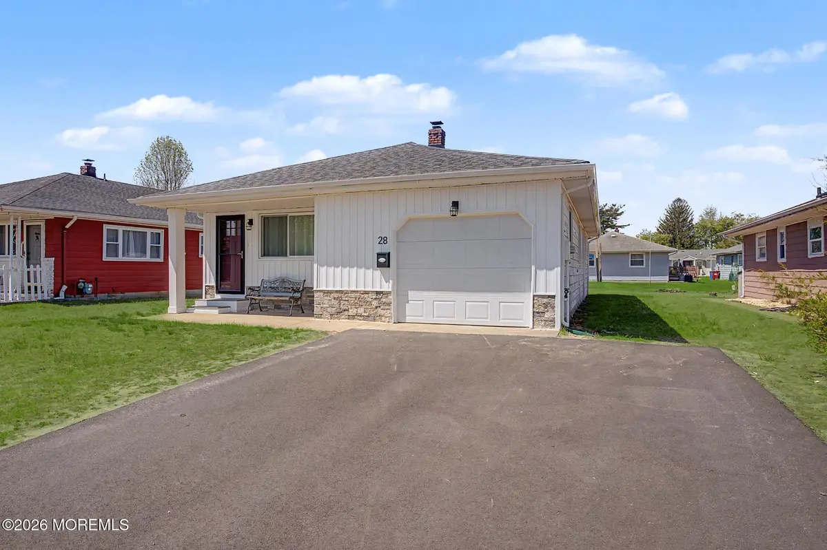 28 Montserrat Street, Toms River, NJ 08757 - #1