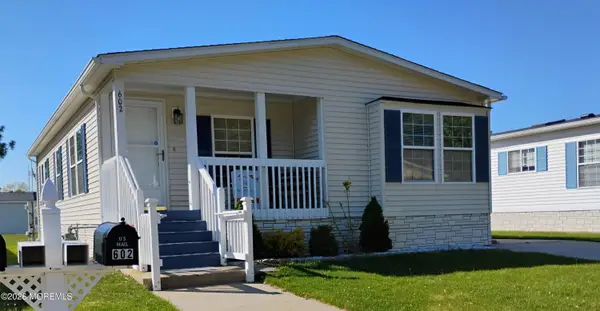 602 Walden Way, Whiting, NJ 08759