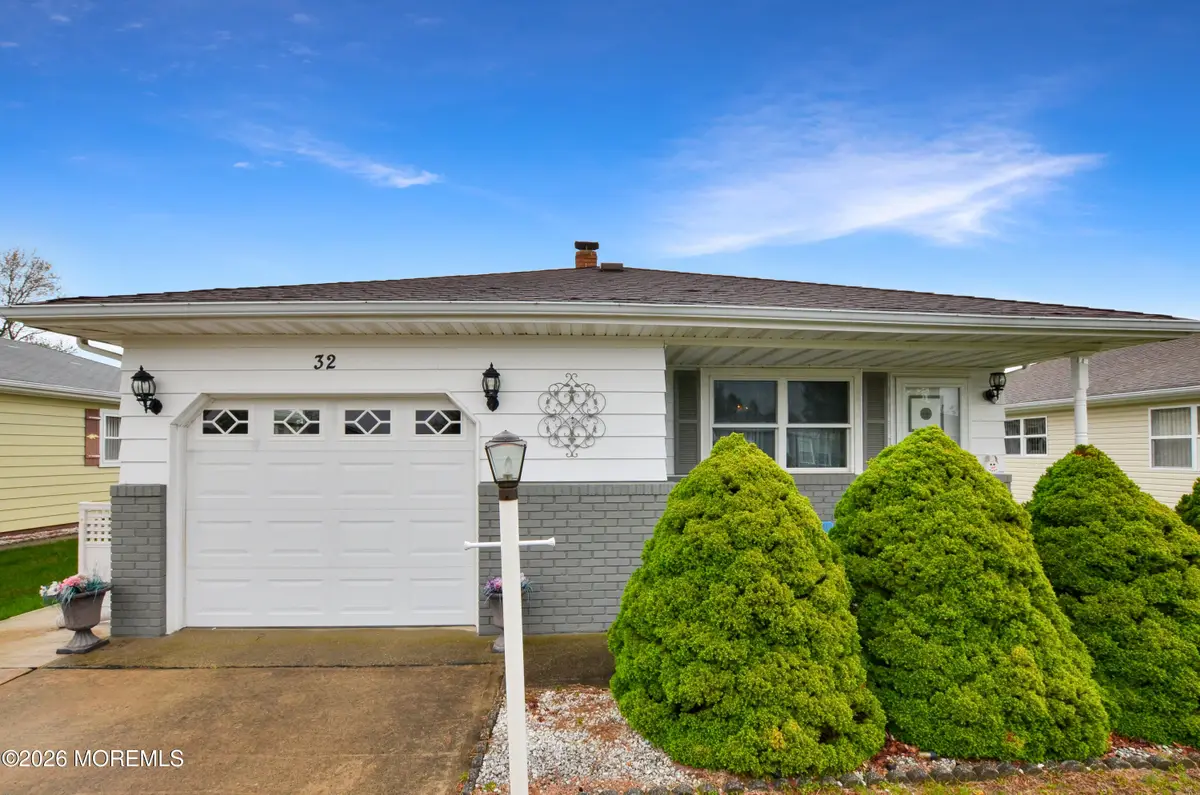32 Bonaire Drive, Toms River, NJ 08757 - #1