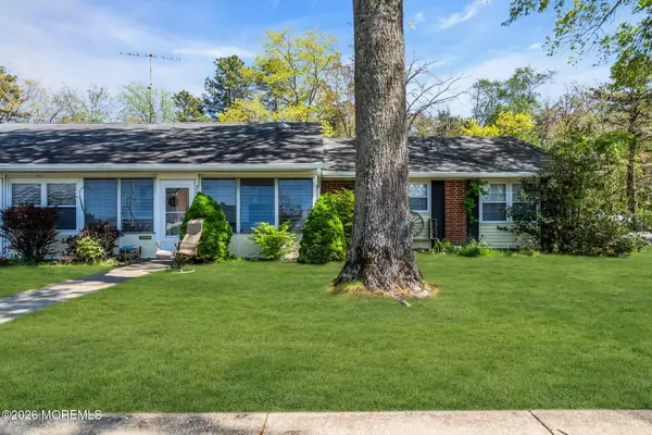 717B Buckingham Drive, Lakewood, NJ 08701