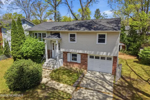 14 Woodridge Avenue, Toms River, NJ 08755