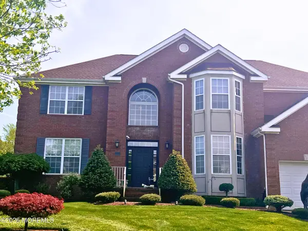 18 Gloria Lane, Monroe, NJ 08831