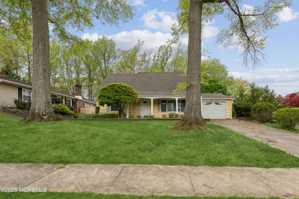95 Warren Drive, Aberdeen, NJ 07747