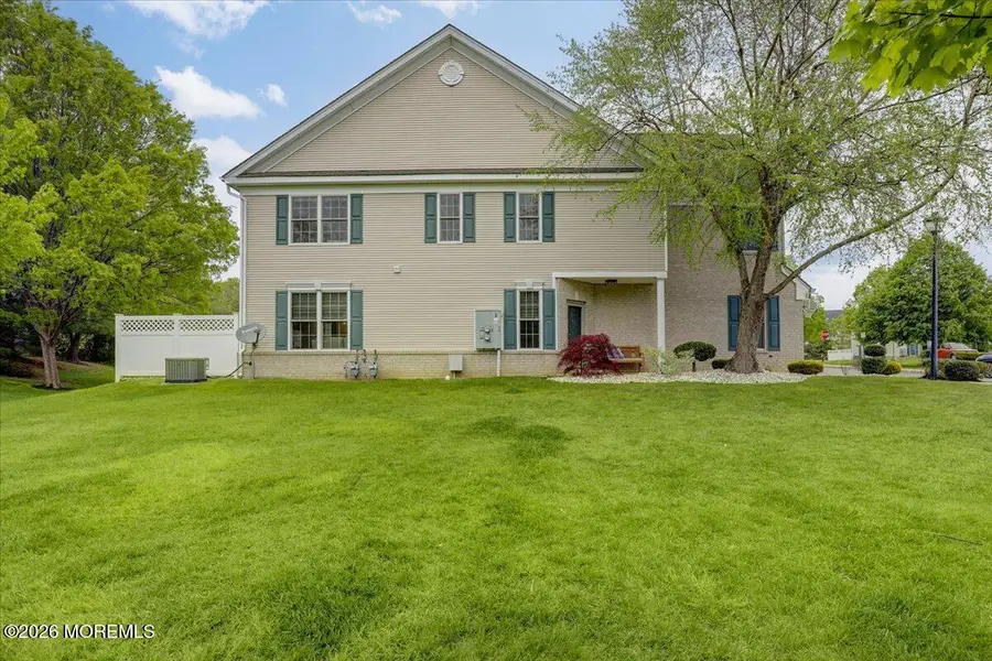 8 Fells Drive, Manalapan, NJ 07726 - #3