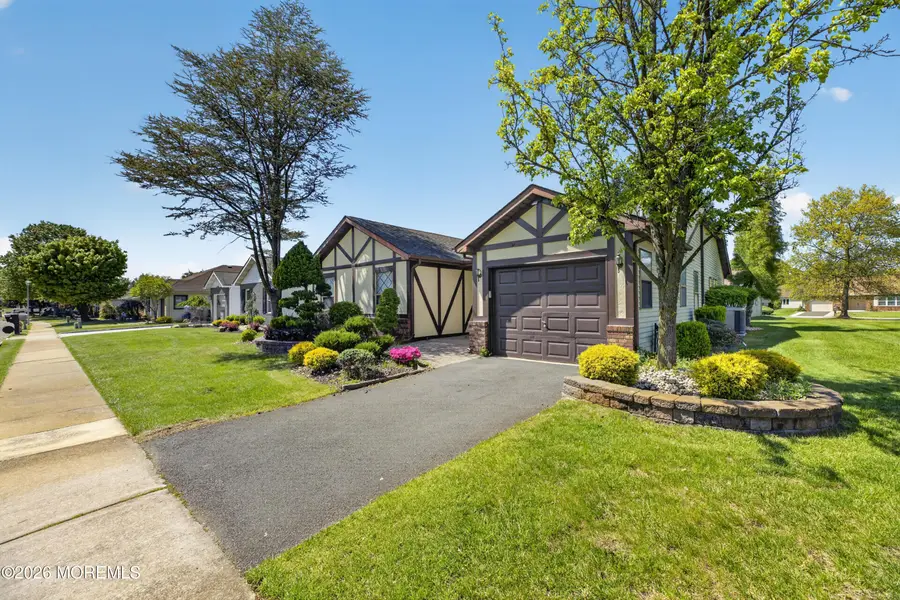 25 Hansom Lane, Marlboro, NJ 07746 - #3