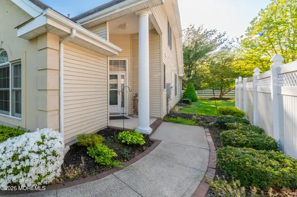 18 Chesapeake Drive, Holmdel, NJ 07733
