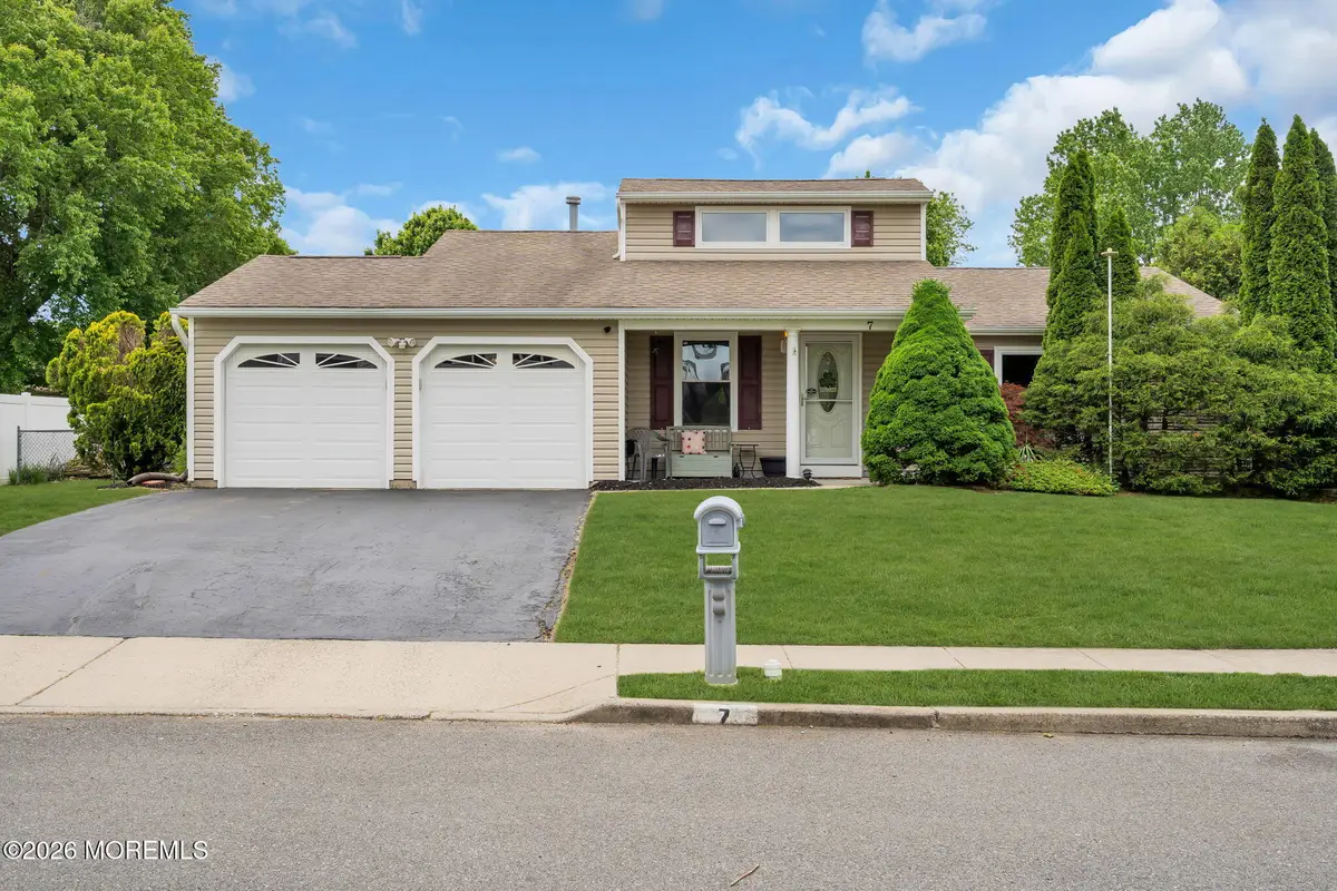 7 Sweetbriar Trail, Howell, NJ 07731 - #1