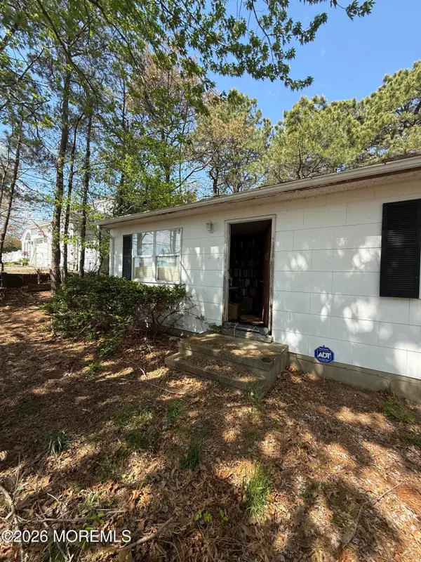 136 Sloop Road, Manahawkin, NJ 08050
