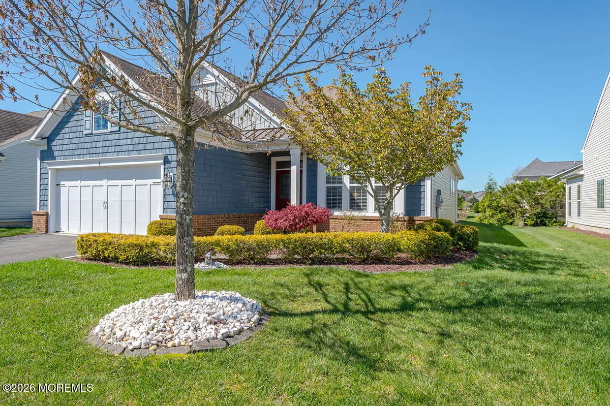 8 Dartford Drive, Farmingdale, NJ 07727 - #1