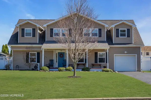 26 Bayberry Drive, Lanoka Harbor, NJ 08734