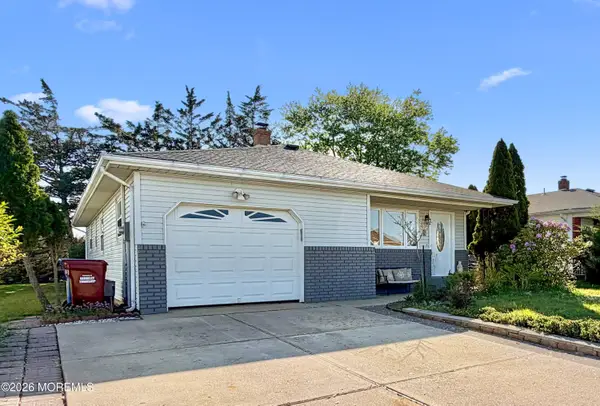 67 Castle Harbor Drive, Toms River, NJ 08757