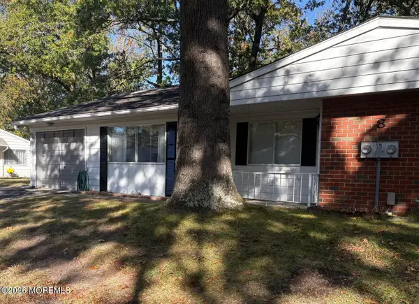 8 Nevada Drive #B, Whiting, NJ 08759