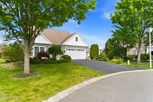 9 Nottingham Lane, Manchester, NJ 08759