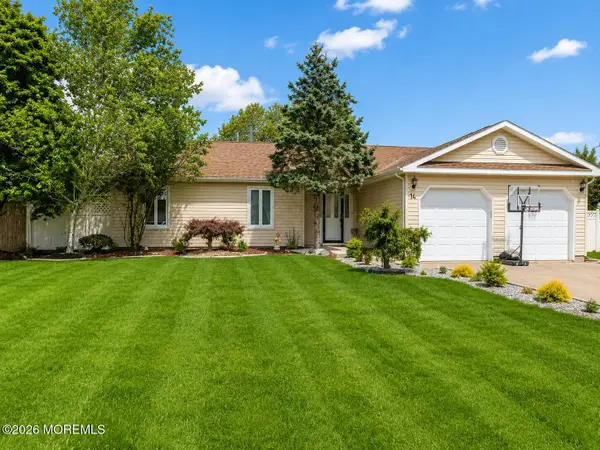 14 Monterey Lane, Manalapan, NJ 07726