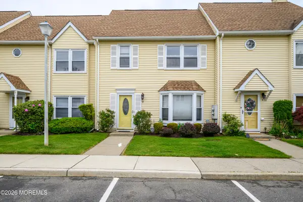 7 Heritage Terrace, Jackson, NJ 08527