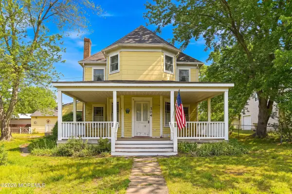304 Central Boulevard, Bayville, NJ 08721