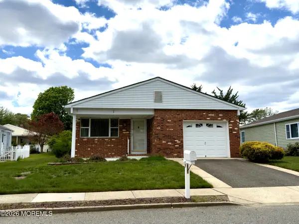 44 La Dunette Drive, Toms River, NJ 08757