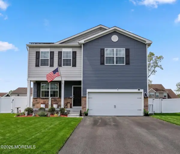 9 Lookout Avenue, Barnegat, NJ 08005