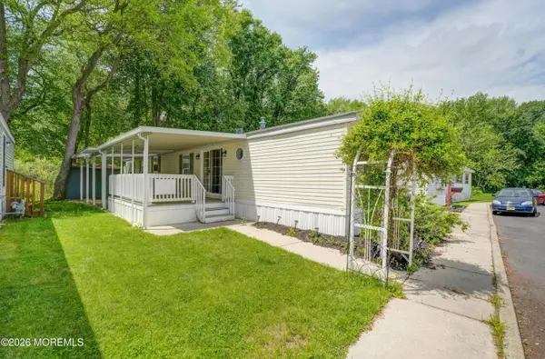 10 Sterling Court, East Windsor, NJ 08520