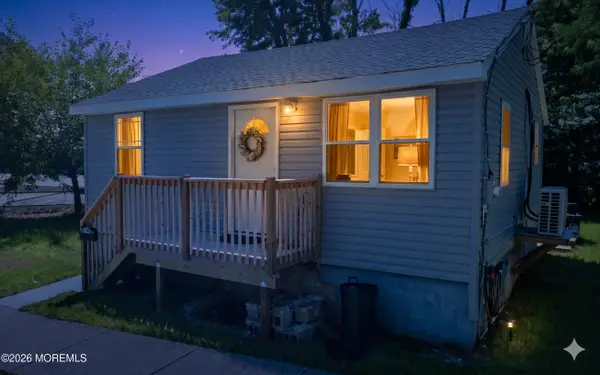 11 Forest Place, Keansburg, NJ 07734
