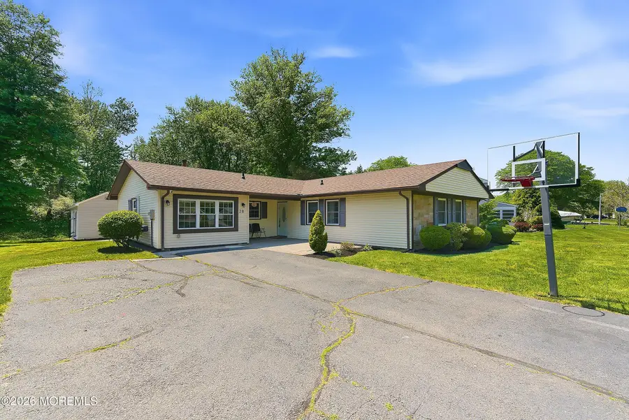 28 Maxwell Lane, Manalapan, NJ 07726 - #2