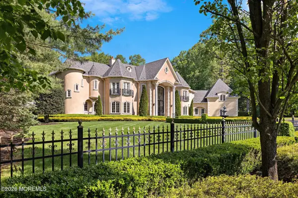 12 Raintree Court, Holmdel, NJ 07733