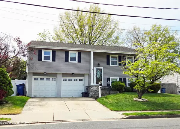 16 10th Avenue, Monroe, NJ 08831