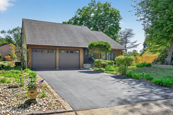 3 Scenic Lane, Matawan, NJ 07747