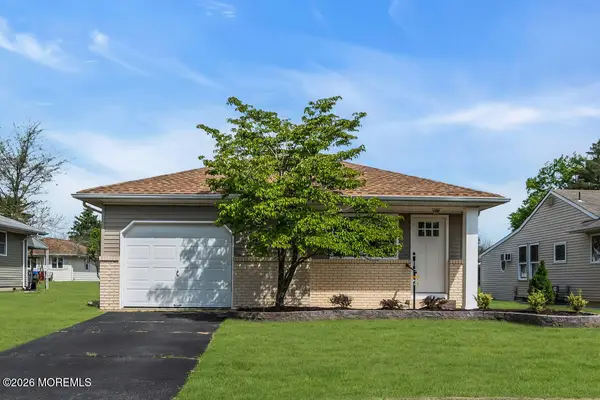 17 Margarita Street, Toms River, NJ 08757