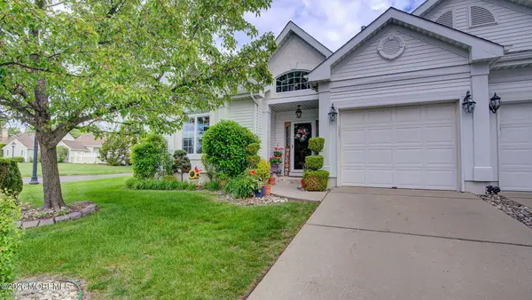 1 Kingston Court, Monroe, NJ 08831