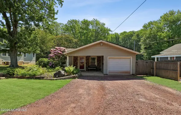 87 New Monmouth Road, Middletown, NJ 07748