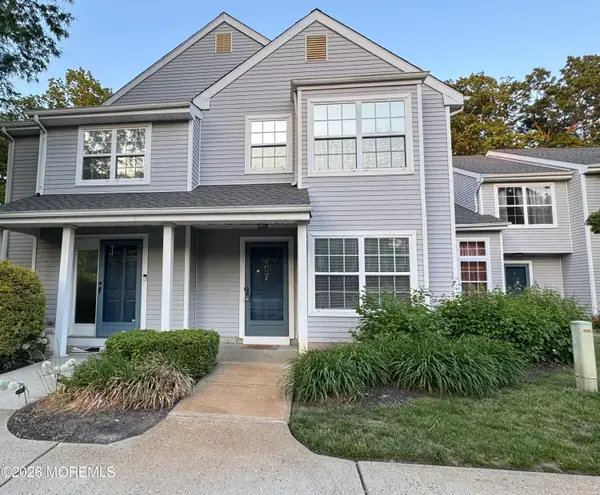 407 Hampton Court, Manalapan, NJ 07726