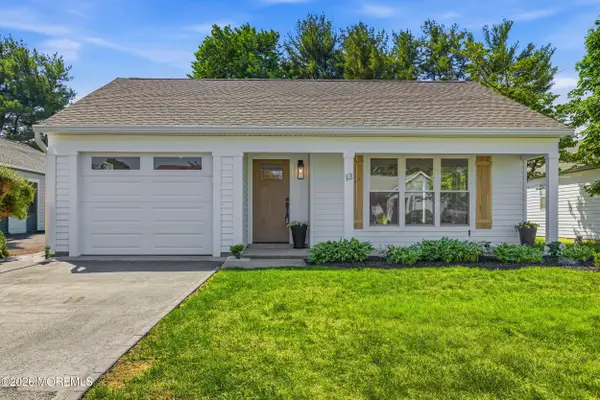 13 Saint Paul Place, Manchester, NJ 08759