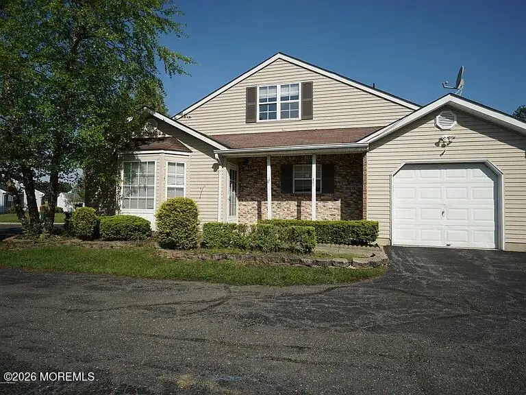 81 Farnworth Close #1000, Freehold, NJ 07728 - #1