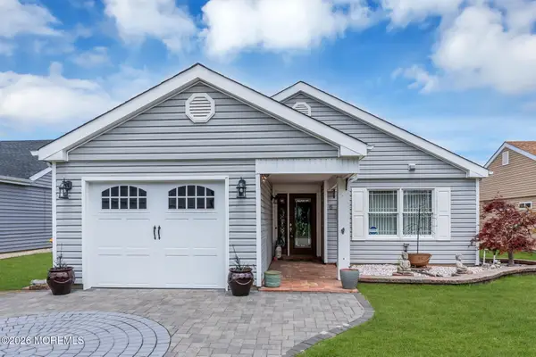 6 Westgate Place, Manchester, NJ 08759