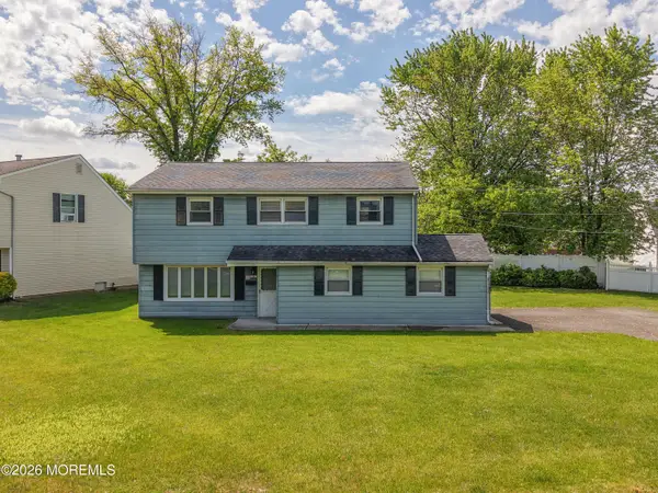 17 Coach Drive, Hazlet, NJ 07730