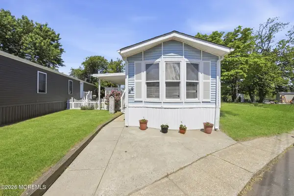 28 Bayshore Mobile Mnr, Hazlet, NJ 07730