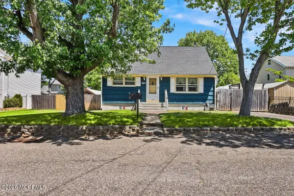 8 Chestnut Street, Hazlet, NJ 07730