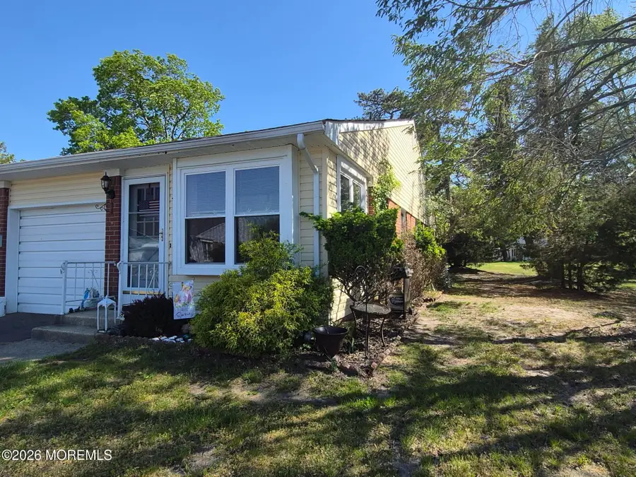 4 Conestoga Drive #B, Whiting, NJ 08759 - #2