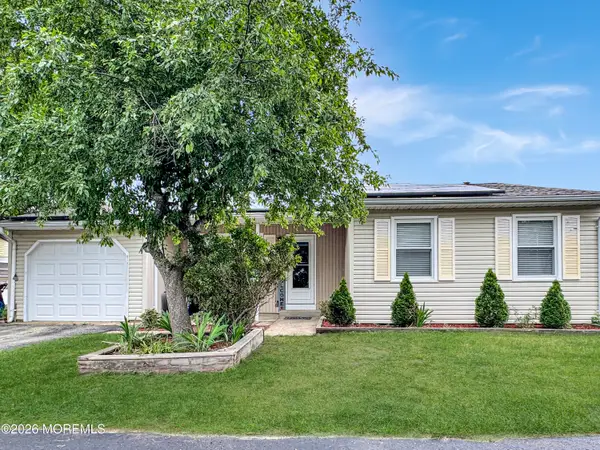 48 Westport Drive, Whiting, NJ 08759
